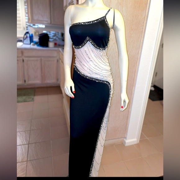 BLACK HEART SHAPED RHINESTONE PEARL NUDE MESH ONE SHOULDER FULL LENGTH GOWN XL - Picture 7 of 16